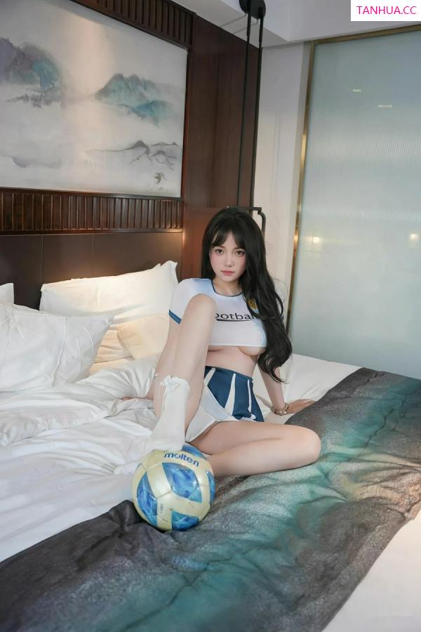   [XiuRen]高清写真图 2025.07.31 No.10606 软情 足球队服第32张图片